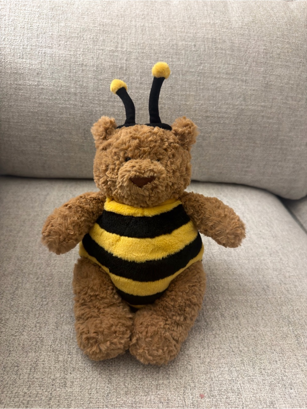 NWOT Bumblebee Bartholomew Bear Jellycat.